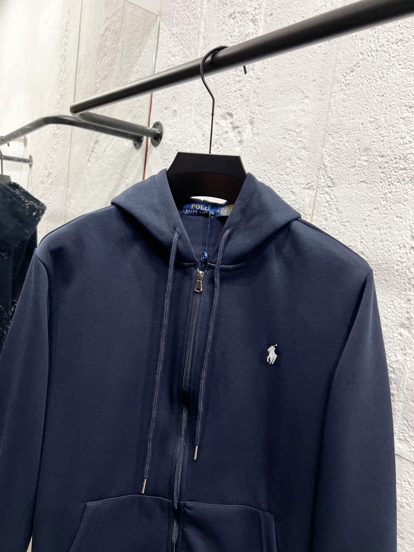 🅿️250 Style number: T63 pure cotton zipper sweatshirt, milk white, black, navy blue, gray, four colors Size: M-90-110 catties L-110-130 catties XL-130-150 catties 2XL-150-170 catties Color: navy blue